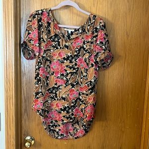 Pull over floral dressy shirt